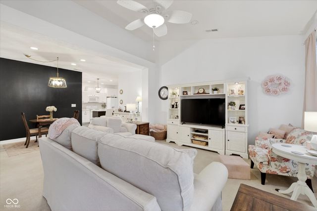 6872 Park Square Drive D, Avon, IN 46123