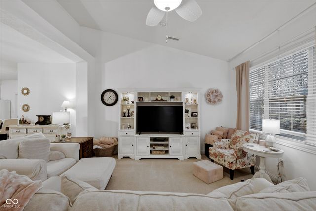 6872 Park Square Drive D, Avon, IN 46123