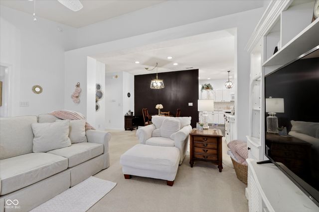 6872 Park Square Drive D, Avon, IN 46123