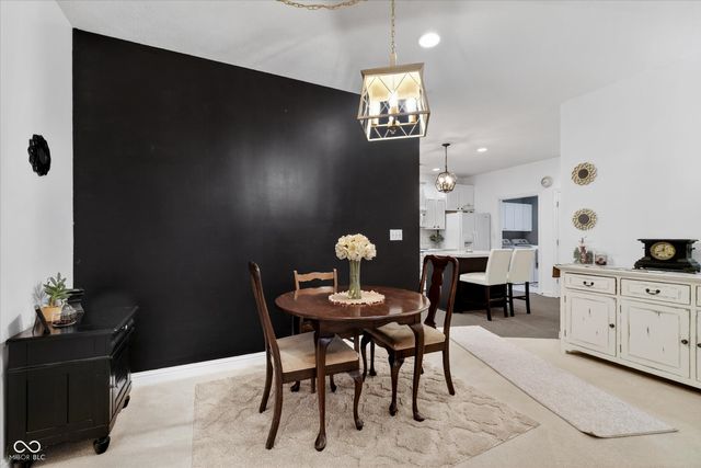 6872 Park Square Drive D, Avon, IN 46123