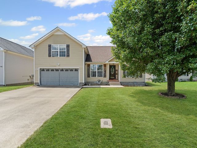 3700 S Jot Dr, Clarksville, TN 37040