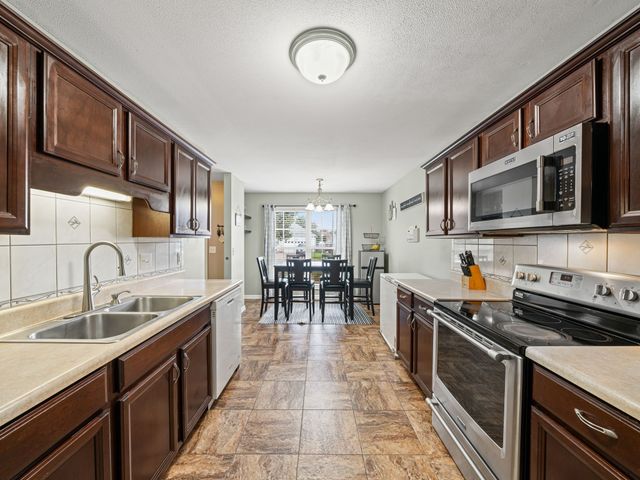 3700 S Jot Dr, Clarksville, TN 37040