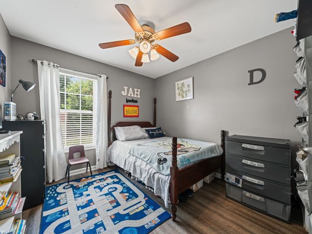3700 S Jot Dr, Clarksville, TN 37040