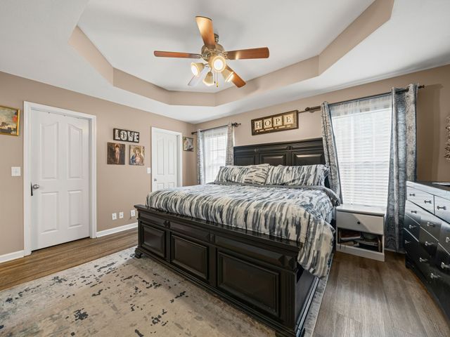 3700 S Jot Dr, Clarksville, TN 37040