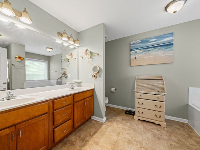 3700 S Jot Dr, Clarksville, TN 37040