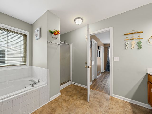 3700 S Jot Dr, Clarksville, TN 37040
