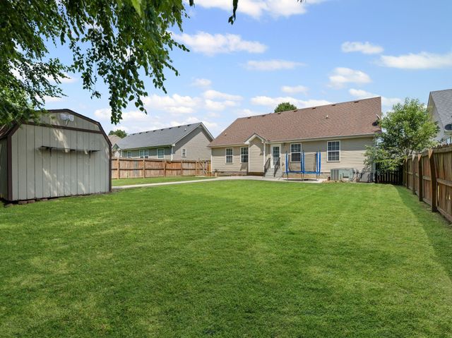3700 S Jot Dr, Clarksville, TN 37040