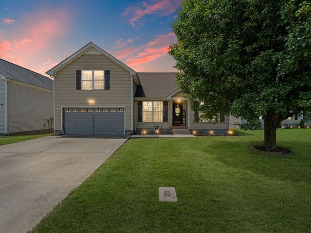 3700 S Jot Dr, Clarksville, TN 37040