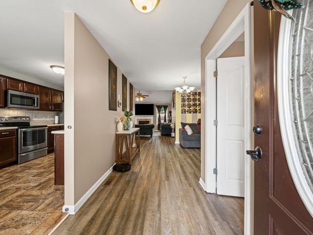 3700 S Jot Dr, Clarksville, TN 37040