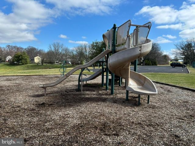 127 PARKVIEW WAY, Newtown, PA 18940