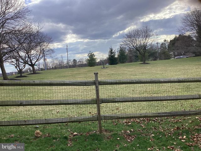 127 PARKVIEW WAY, Newtown, PA 18940