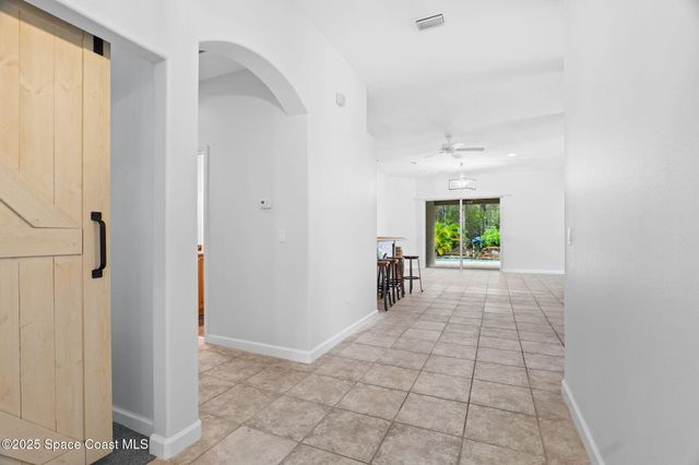 439 Gardendale Circle SE, Palm Bay, FL 32909