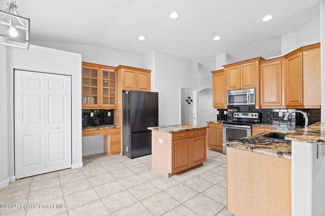 439 Gardendale Circle SE, Palm Bay, FL 32909