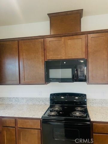 129 Squaw Valley Dr., Merced, CA 95341