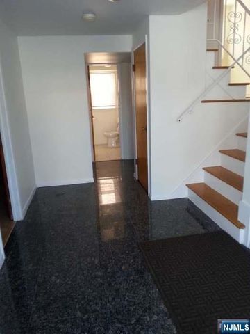 95 Seneca Avenue, Dumont, NJ 07628