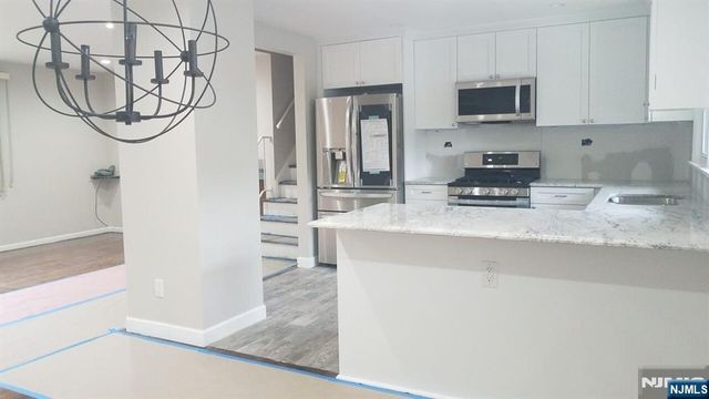 95 Seneca Avenue, Dumont, NJ 07628