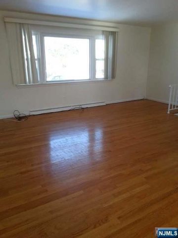 95 Seneca Avenue, Dumont, NJ 07628