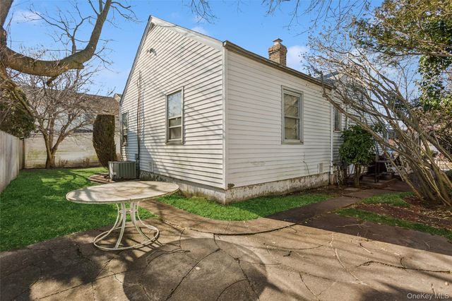 122 Broome Avenue, Atlantic Beach, NY 11509