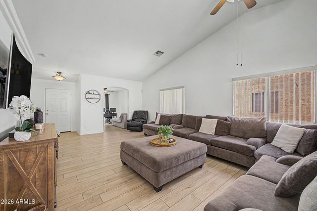 3434 W SUNLAND Avenue, Phoenix, AZ 85041
