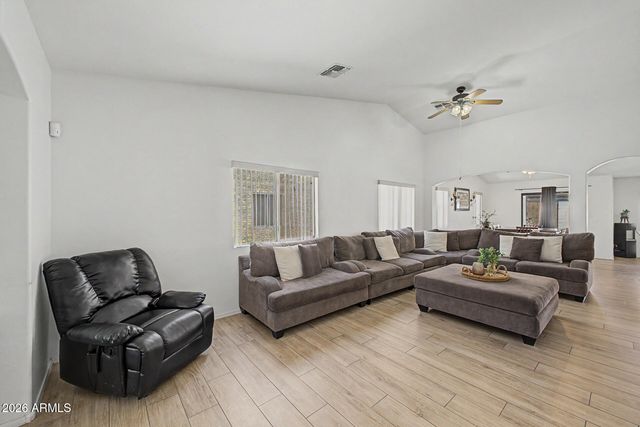 3434 W SUNLAND Avenue, Phoenix, AZ 85041