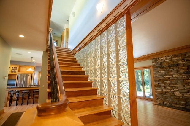 2440 Hugo Road, Merlin, OR 97532