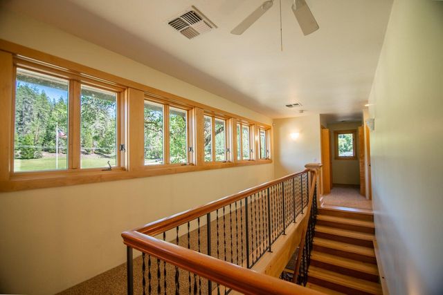 2440 Hugo Road, Merlin, OR 97532