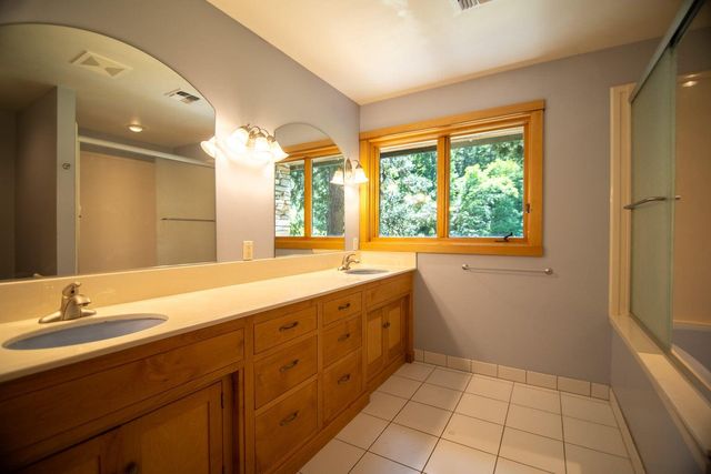 2440 Hugo Road, Merlin, OR 97532