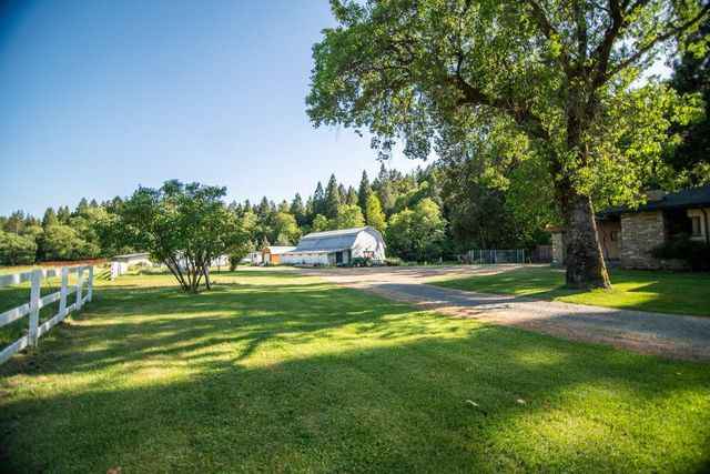 2440 Hugo Road, Merlin, OR 97532