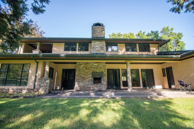 2440 Hugo Road, Merlin, OR 97532