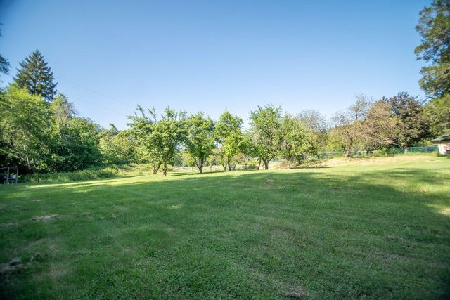 2440 Hugo Road, Merlin, OR 97532