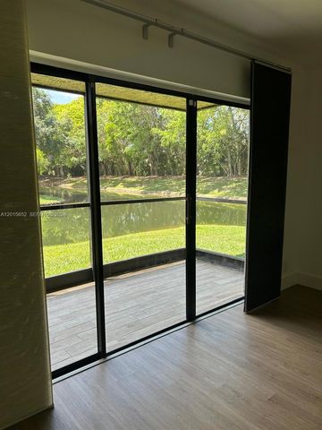 439 Lakeview Dr 106, Weston, FL 33326