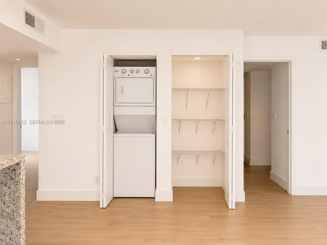 439 Lakeview Dr 106, Weston, FL 33326