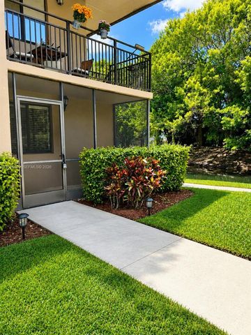 439 Lakeview Dr 106, Weston, FL 33326