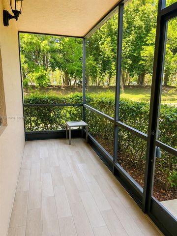 439 Lakeview Dr 106, Weston, FL 33326