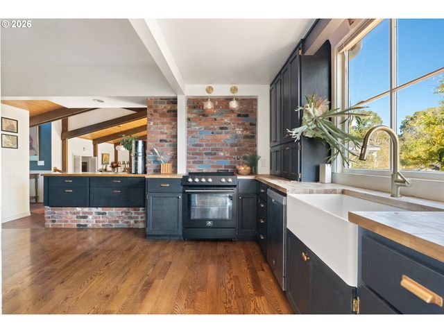 21255 Nw Coffey Ln, Hillsboro, OR 97124