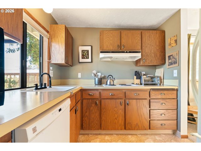 21255 Nw Coffey Ln, Hillsboro, OR 97124