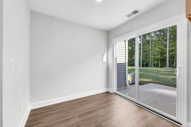 145 Quarry Point Dr, Clarksville, TN 37043