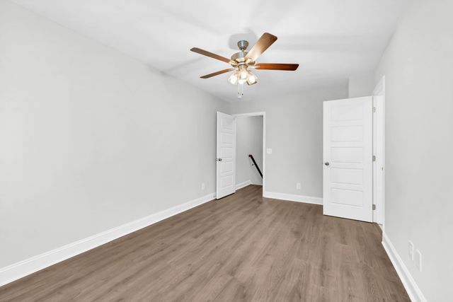 145 Quarry Point Dr, Clarksville, TN 37043