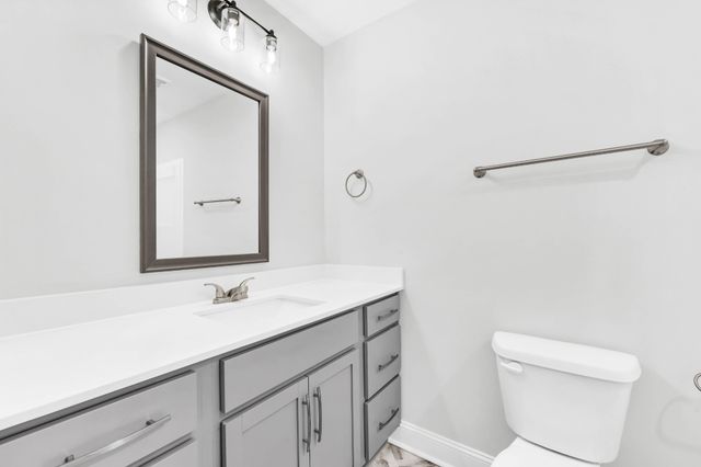 145 Quarry Point Dr, Clarksville, TN 37043