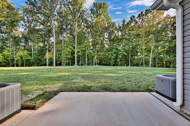 145 Quarry Point Dr, Clarksville, TN 37043