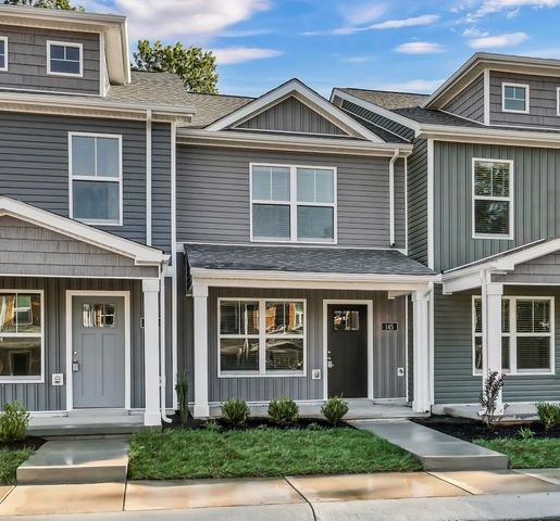 145 Quarry Point Dr, Clarksville, TN 37043