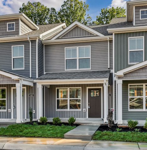 145 Quarry Point Dr, Clarksville, TN 37043