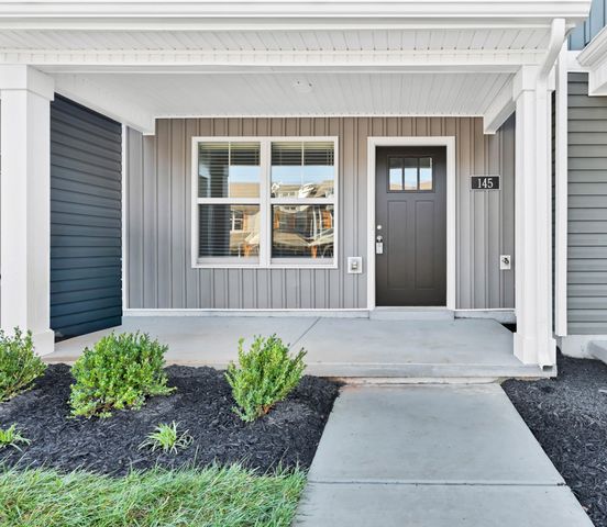 145 Quarry Point Dr, Clarksville, TN 37043