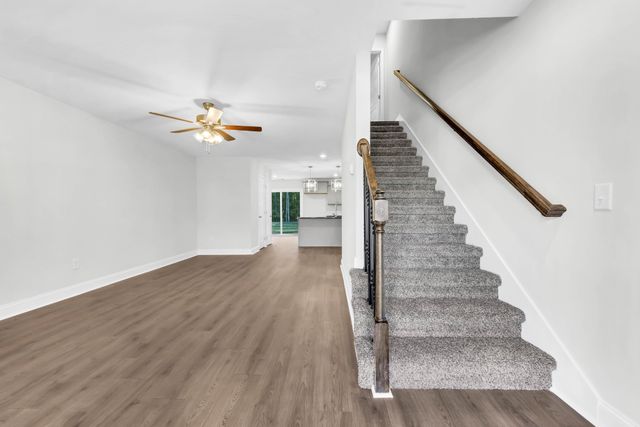 145 Quarry Point Dr, Clarksville, TN 37043