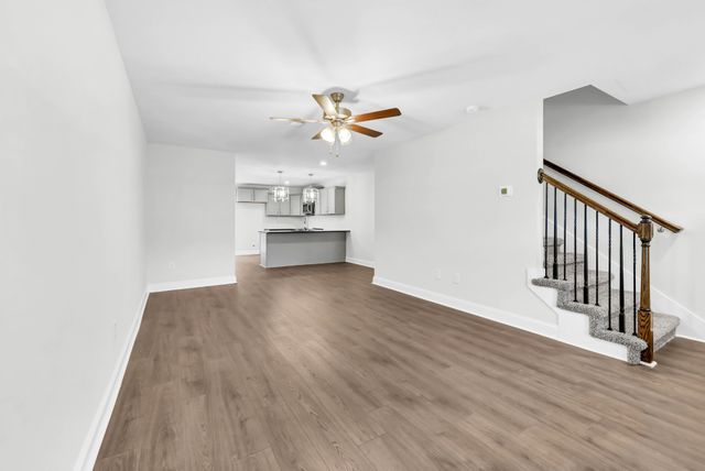 145 Quarry Point Dr, Clarksville, TN 37043