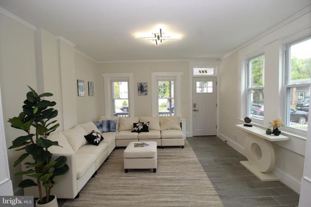 212 CHESTNUT ST, Mount Holly, NJ 08060