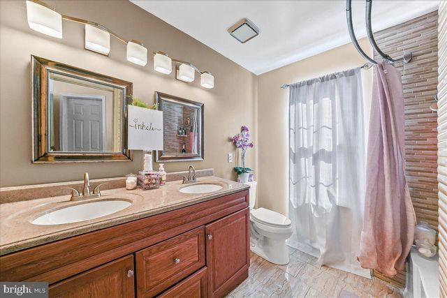 9 CORALBERRY DR, Newark, DE 19702