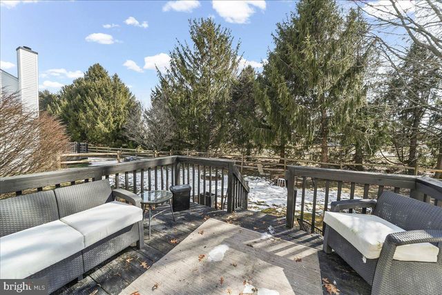 9 CORALBERRY DR, Newark, DE 19702