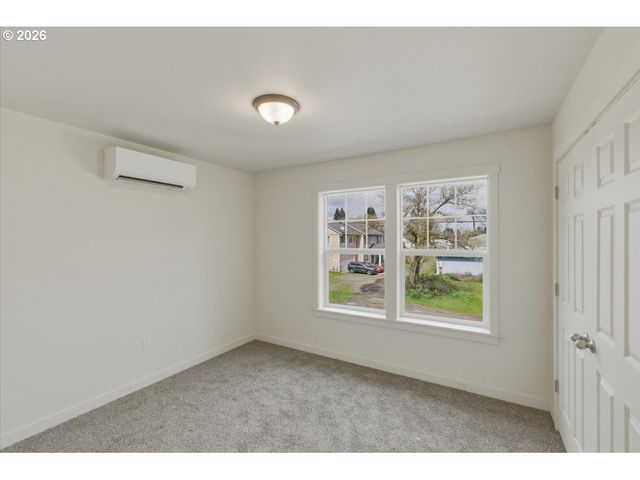 371 E 2ND Ave, Junction City, OR 97448
