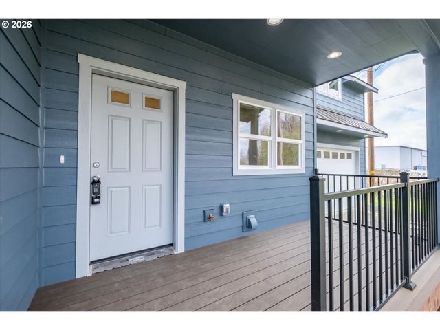 371 E 2ND Ave, Junction City, OR 97448